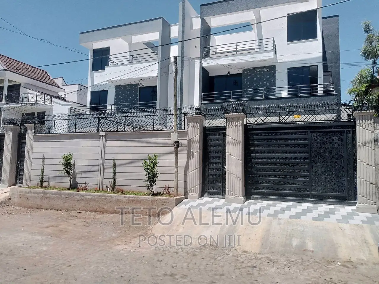 11bdrm Villa in House For Sale, Bole for sale