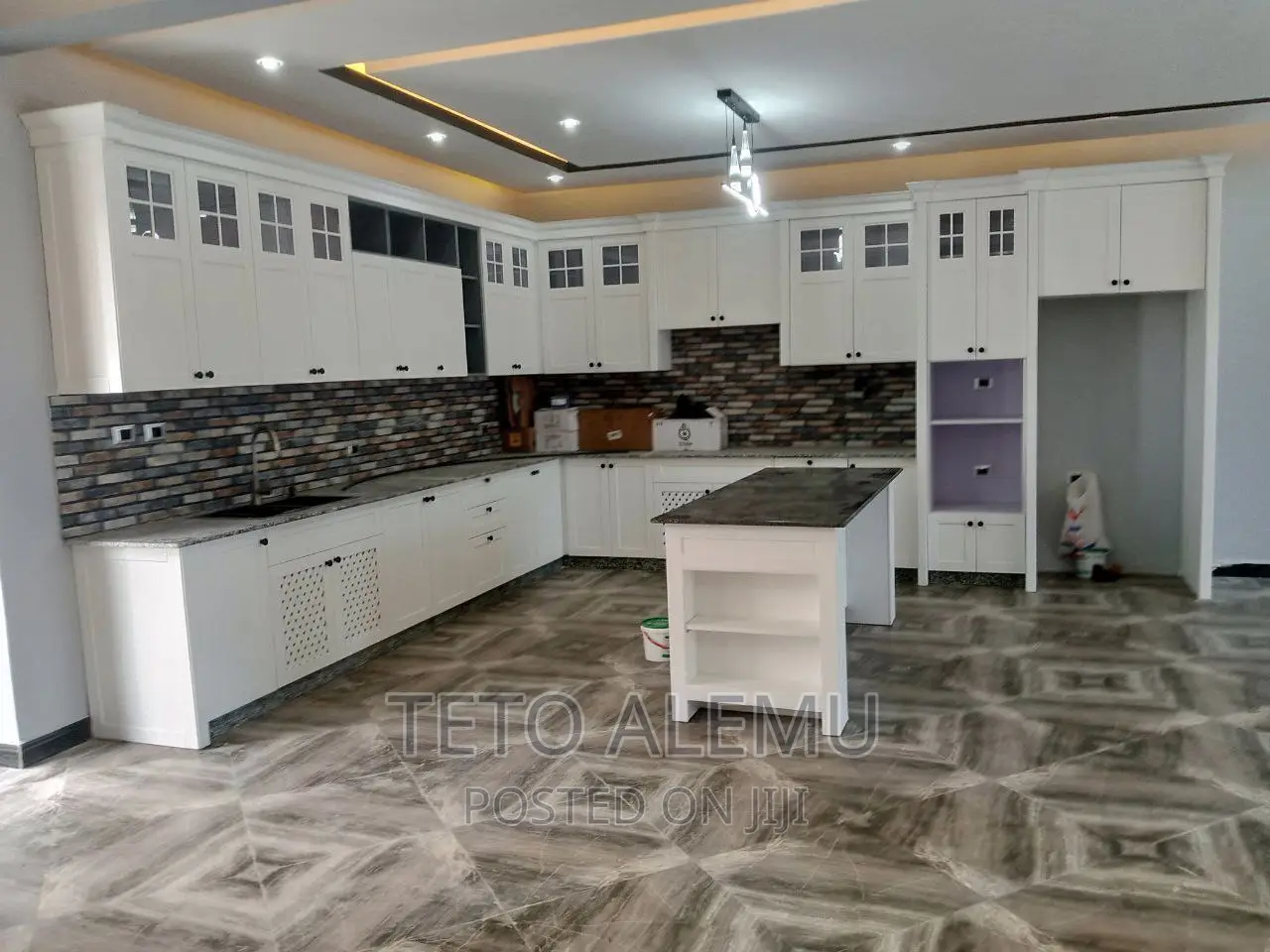 11bdrm Villa in House For Sale, Bole for sale