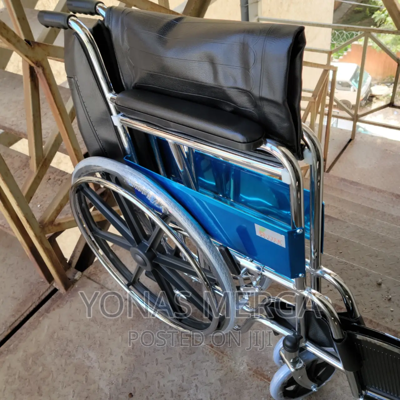 Wheelchair/ at Wheelchair Very Ultralight Weight 18'semi