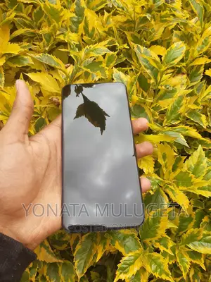 Photo - Samsung Galaxy A20 32 GB Black