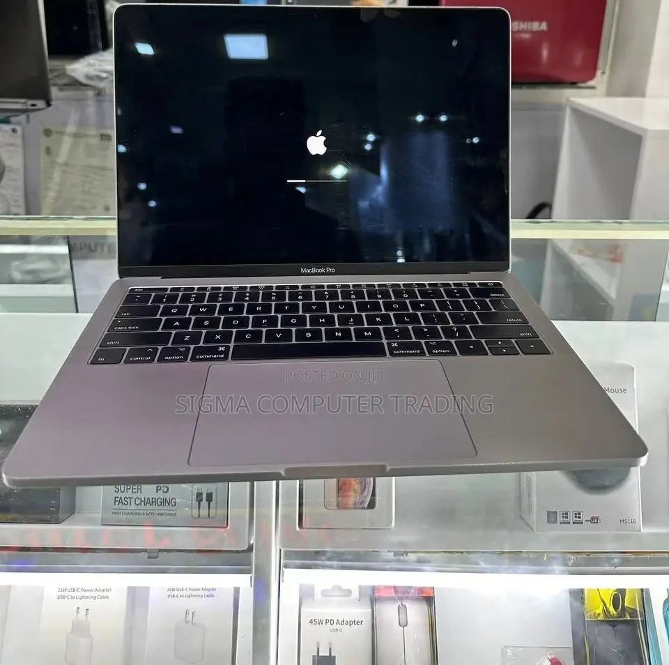 New Laptop Apple MacBook Pro 2017 8GB Intel Core I5 SSD 256GB