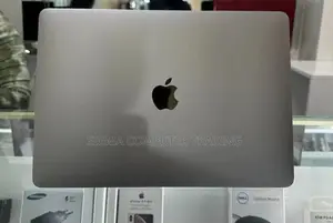 New Laptop Apple MacBook Pro 2017 8GB Intel Core I5 SSD 256GB