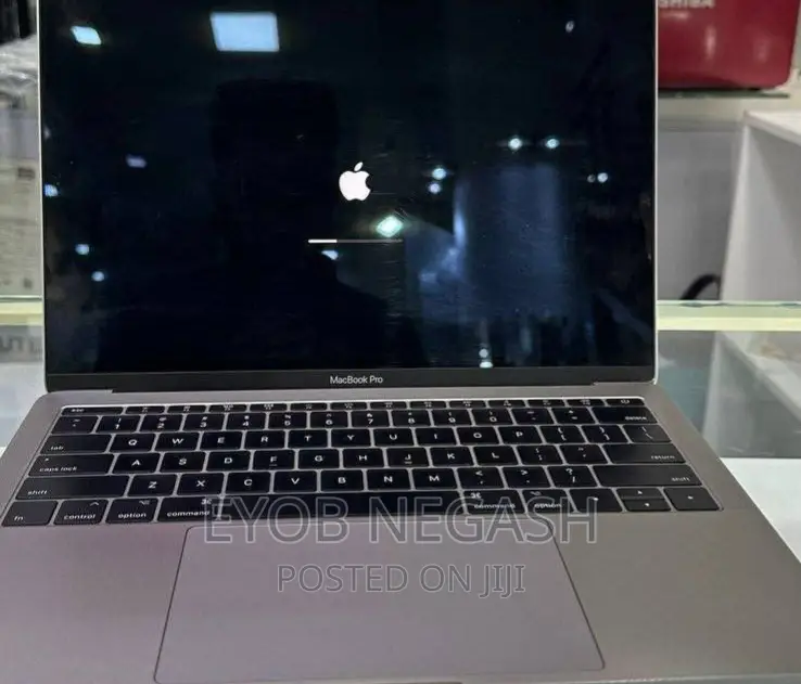 New Laptop Apple MacBook Pro 2017 8GB Intel Core I5 SSD 256GB