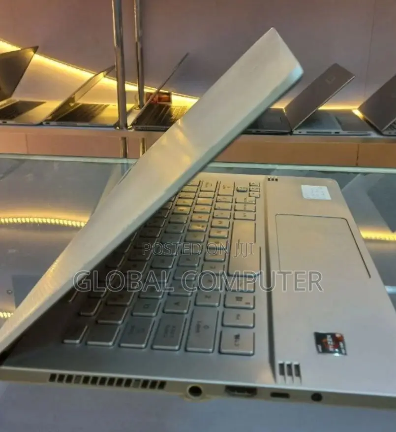 New Laptop Asus ROG Zephyrus (GX501) 32GB AMD Ryzen 9 SSD 2T