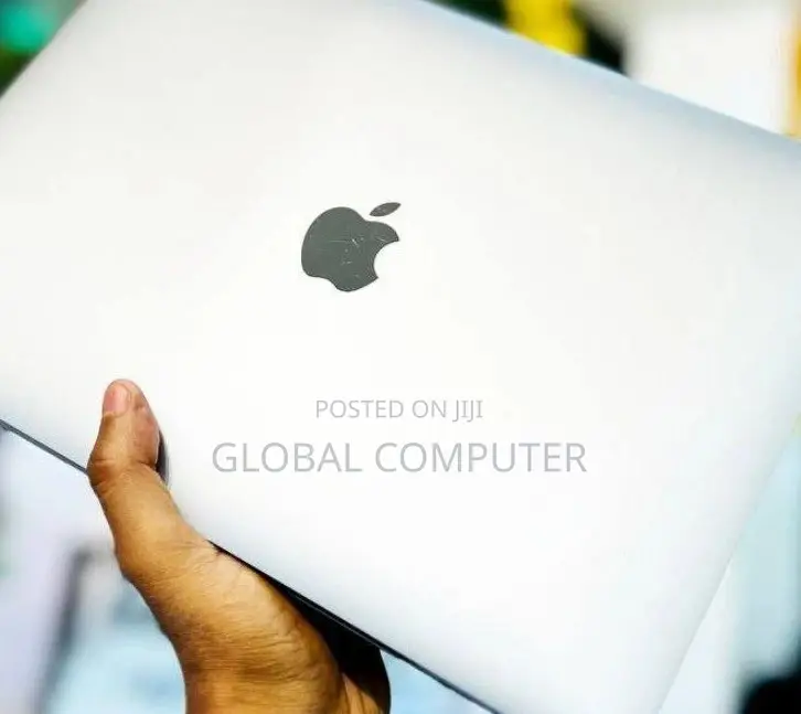 New Laptop Apple MacBook 2020 8GB Intel Core I7 SSD 1T