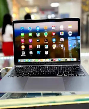 New Laptop Apple MacBook 2020 8GB Intel Core I7 SSD 1T