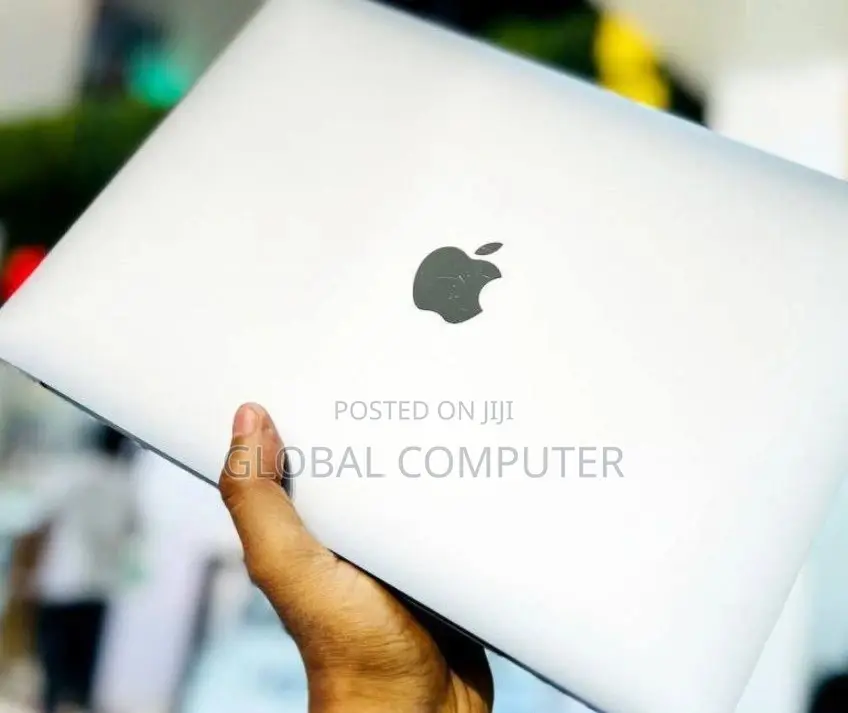 New Laptop Apple MacBook 2020 8GB Intel Core I7 SSD 1T