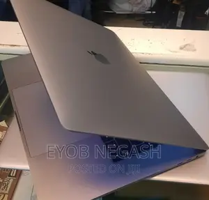 New Laptop Apple MacBook Pro 2017 16GB Intel Core I7 SSD 256GB