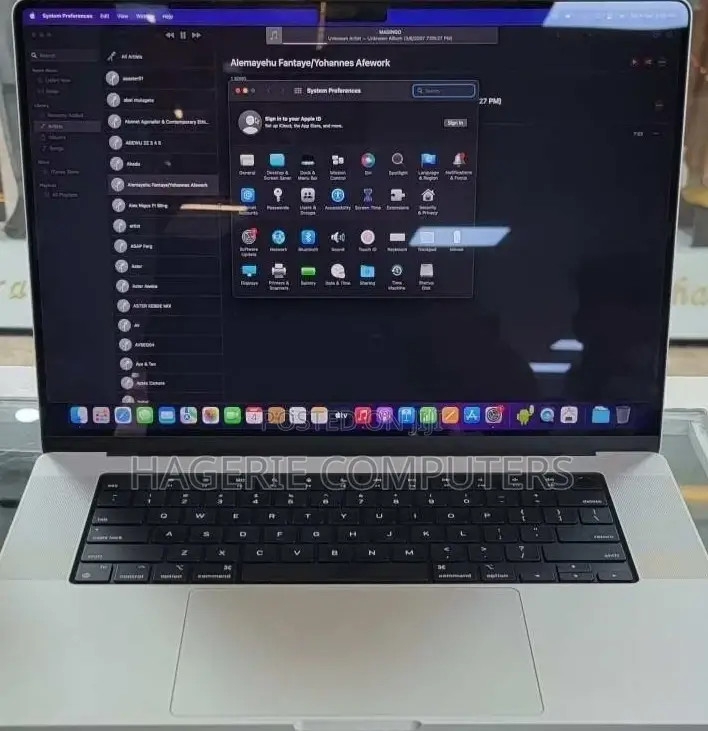 New Laptop Apple MacBook Pro 16GB Apple M1 SSD 512GB