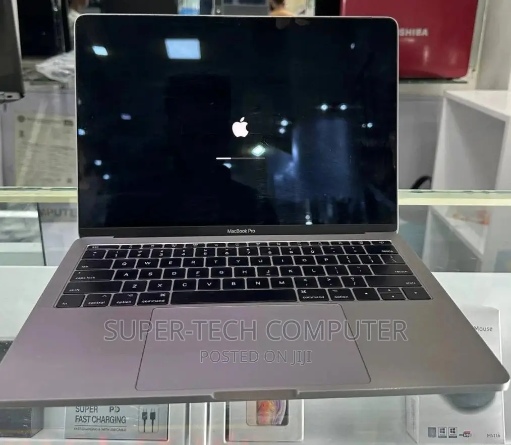 New Laptop Apple MacBook Pro 2017 8GB Intel Core I5 SSD 256GB