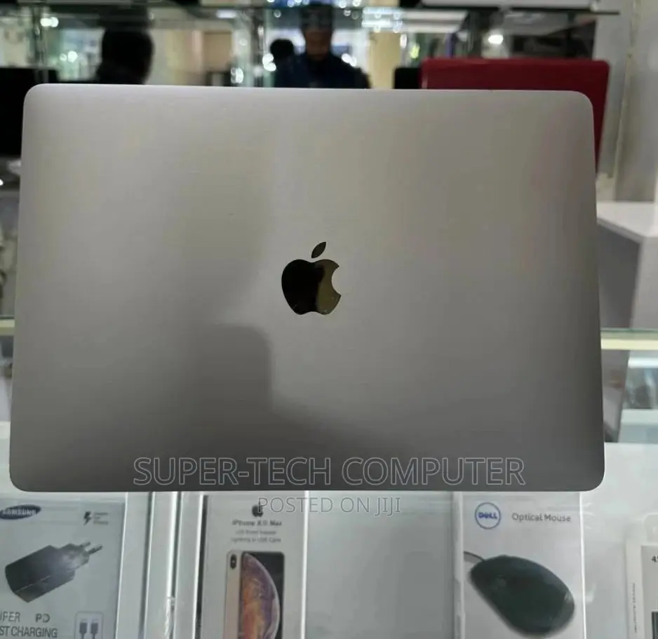 New Laptop Apple MacBook Pro 2017 8GB Intel Core I5 SSD 256GB