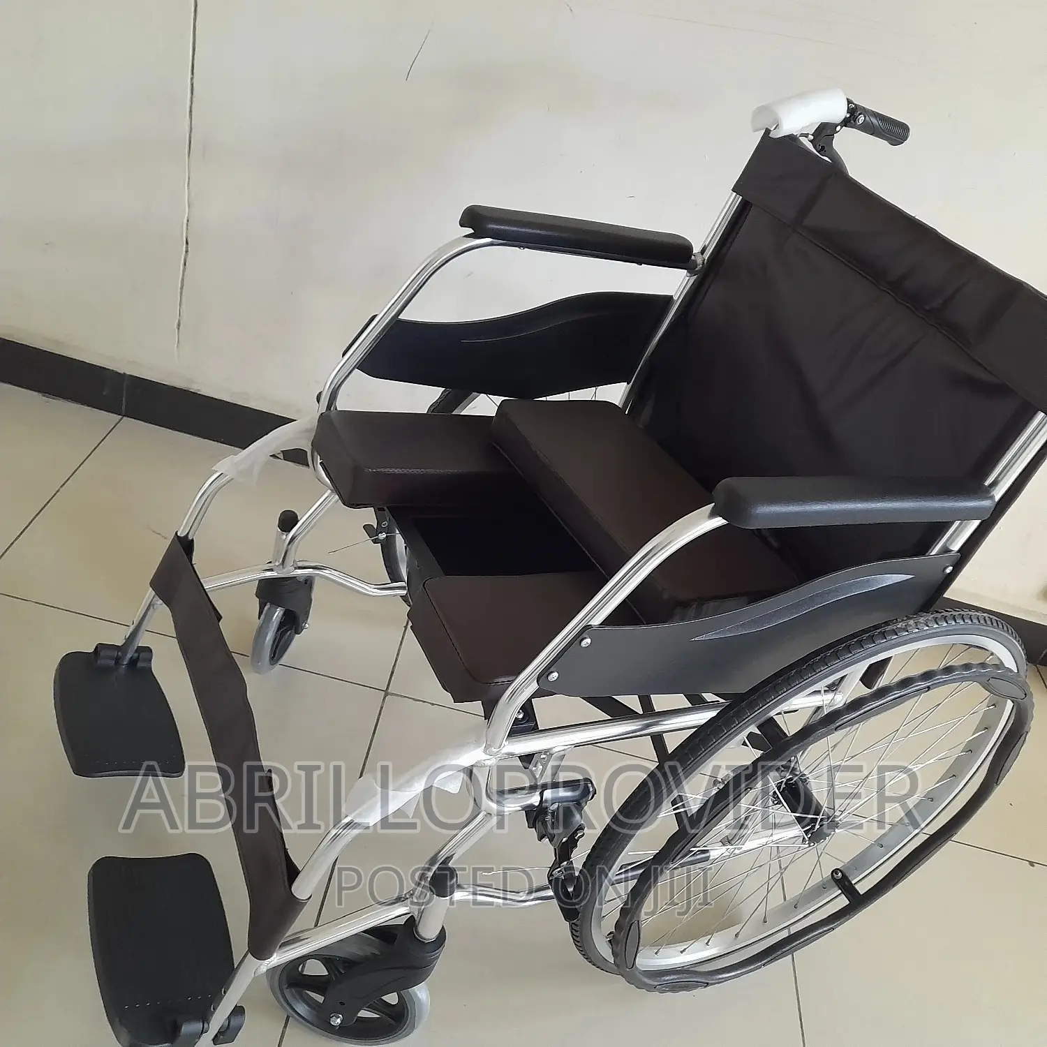 ለታካሚዎች Commode Wheelchair/Toilet Wheelchair;Popo Wheelchair