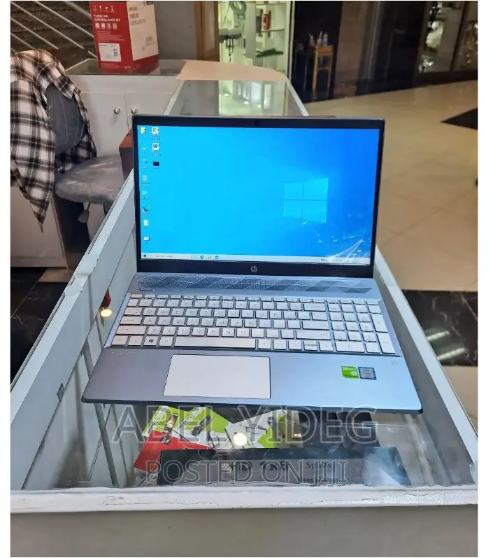 New Laptop HP Pavilion 15 8GB Intel Core I5 HDD 500GB