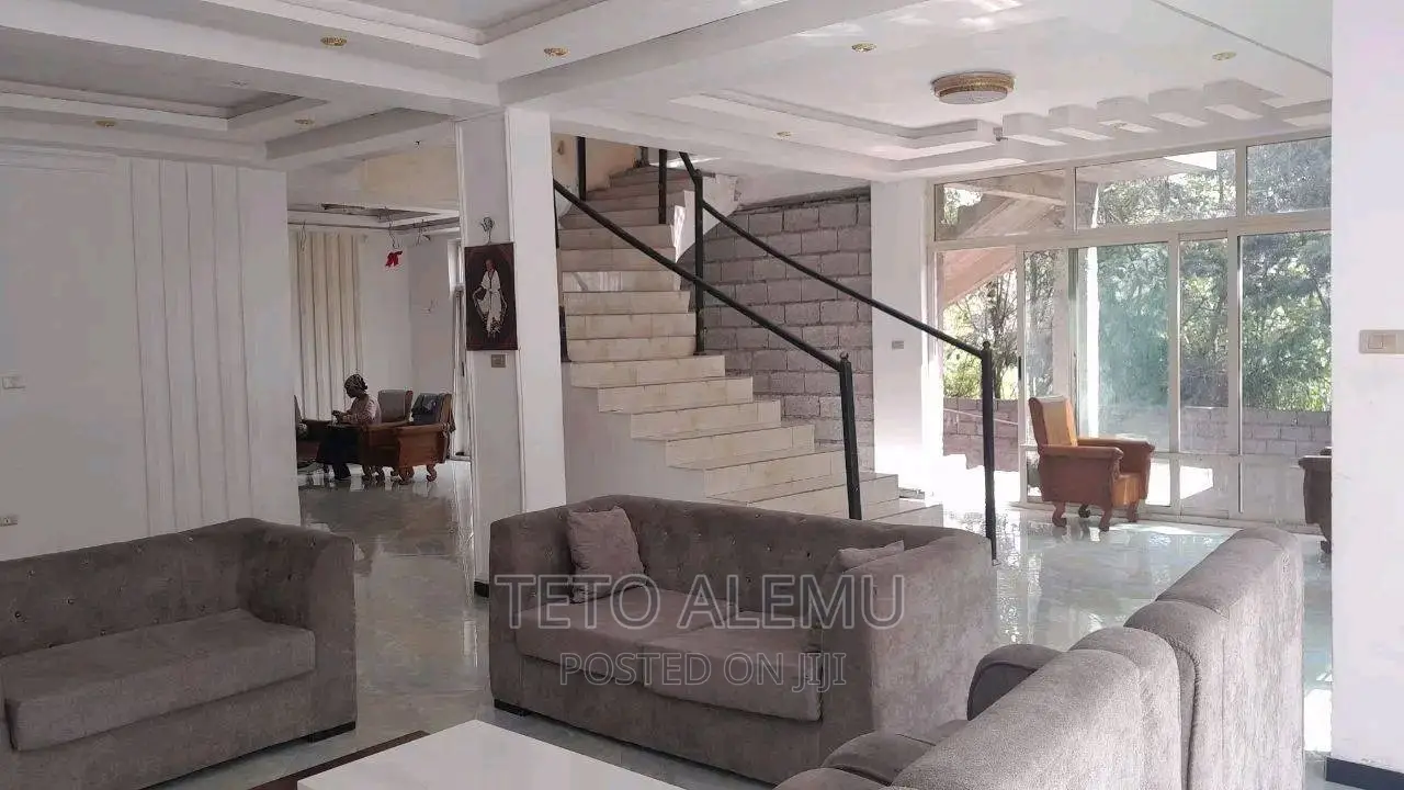 5bdrm Villa in House For Sale, Nifas Silk-Lafto for sale