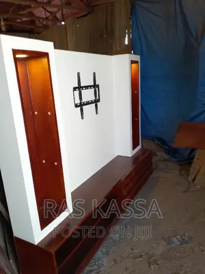 እስከ 65 ኢንች የሚይዝ ቲቪ እስታንድ