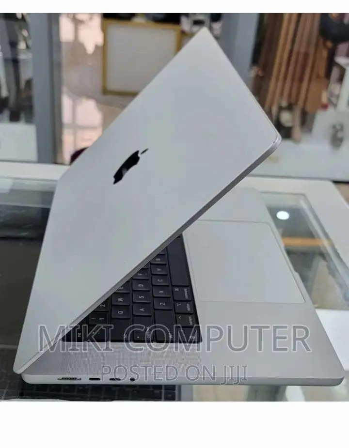 New Laptop Apple MacBook Pro M1 16GB Intel SSD 512GB