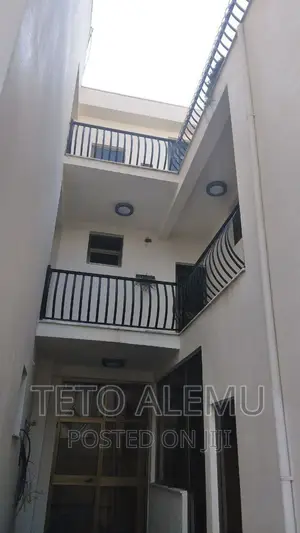 8bdrm House in House For Sale, Nifas Silk-Lafto for sale