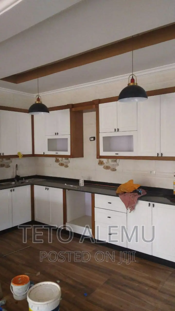 8bdrm House in House For Sale, Nifas Silk-Lafto for sale