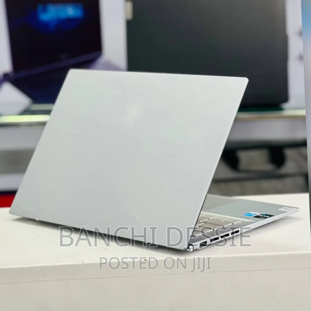 New Laptop Asus 16GB Intel Core I7 SSD 512GB