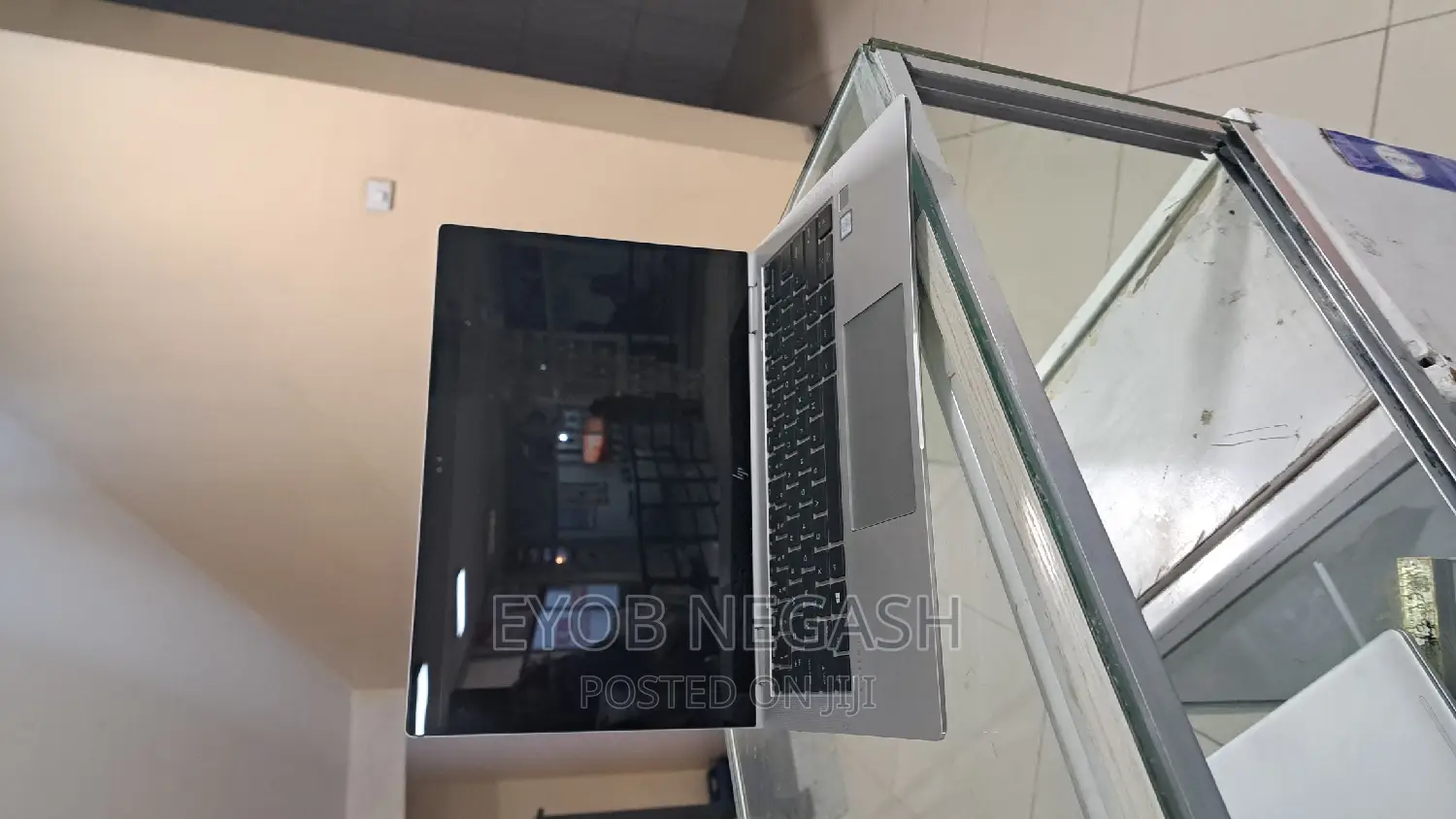 New Laptop Apple MacBook Air 2020 M1 8GB Intel Core I5 SSD 512GB