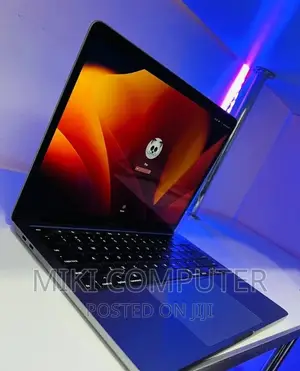 New Laptop Apple MacBook Pro 2019 8GB Intel Core I5 SSD 128GB