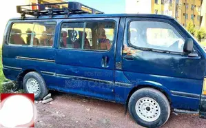 Toyota HiAce 2000 Blue