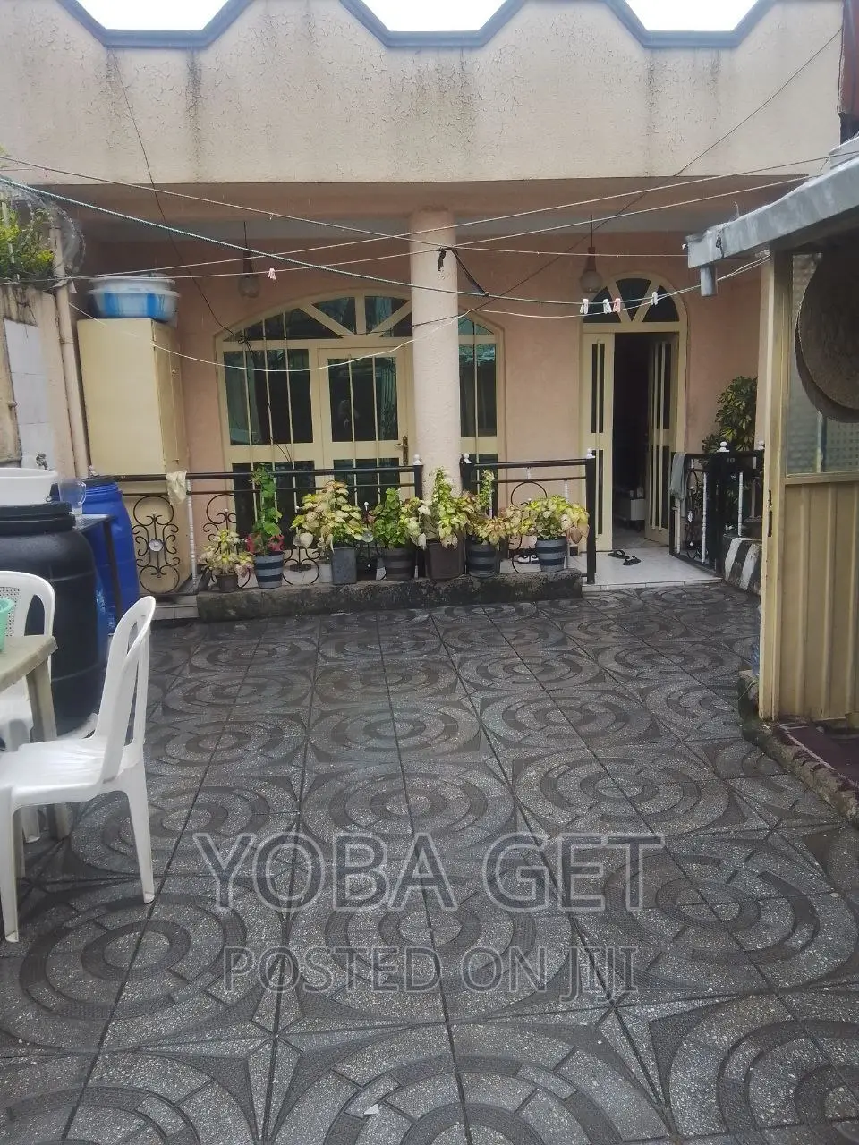 Furnished 4bdrm House in አስቸካይ የሚሸጥ ቤት ቤተል, Arada for sale