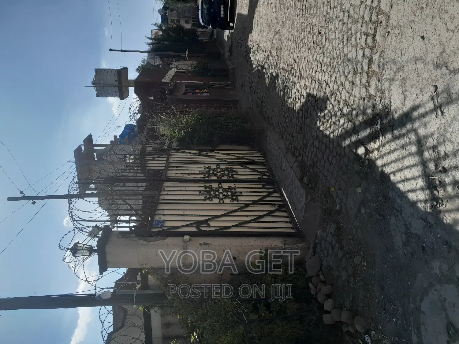 Furnished 4bdrm House in አስቸካይ የሚሸጥ ቤት ቤተል, Arada for sale