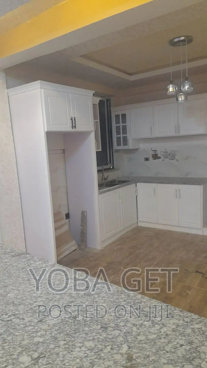 Furnished 6bdrm House in አስቸካይ የሚሸጥ G+3 ቤት, Akaky Kaliti for sale