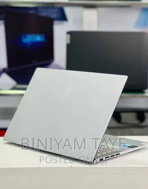 New Laptop Asus ZenBook 13 UX331UN 16GB Intel Core I7 SSD 512GB