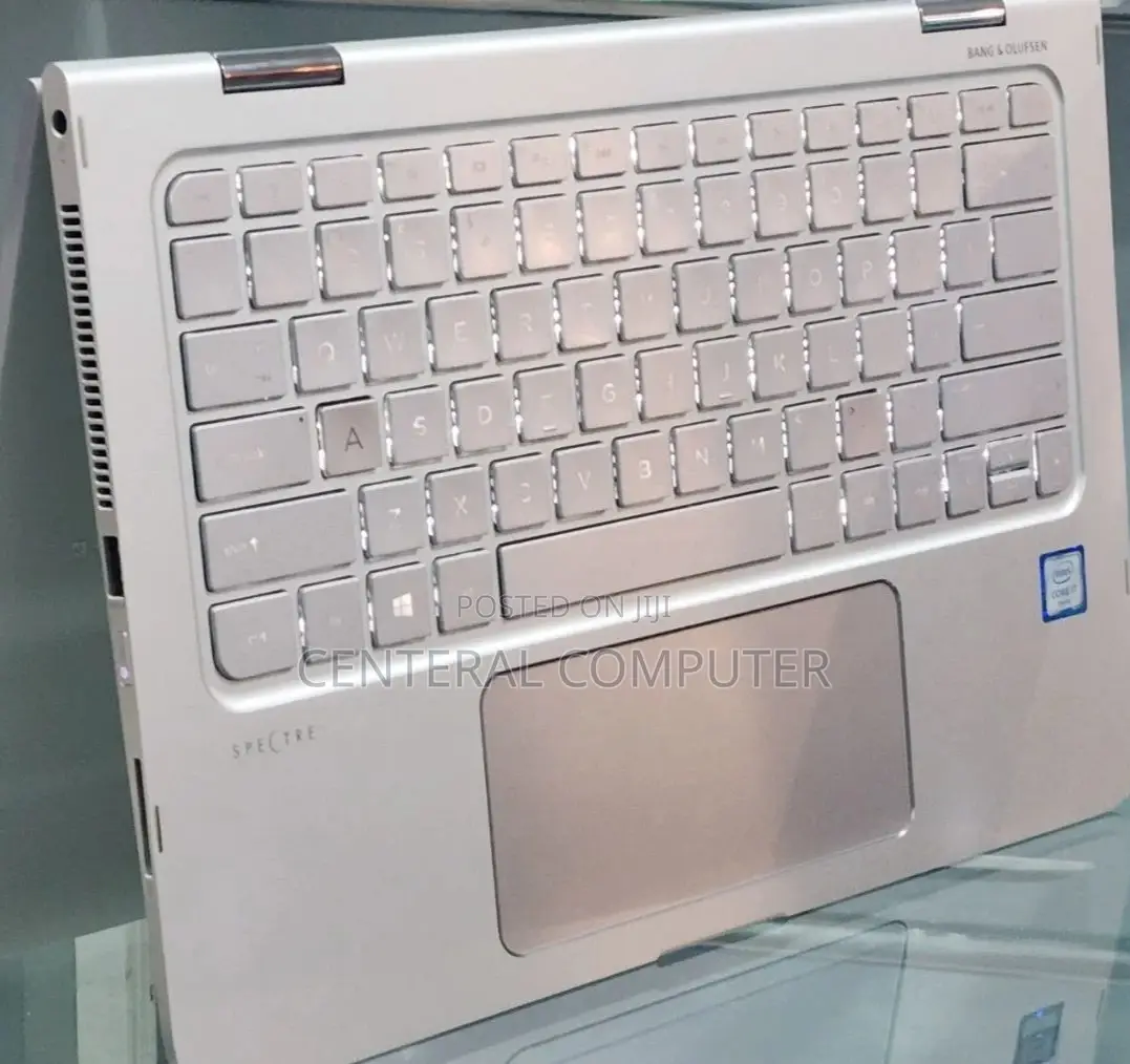 New Laptop HP X360 310 G2 8GB Intel Core I7 SSD 512GB