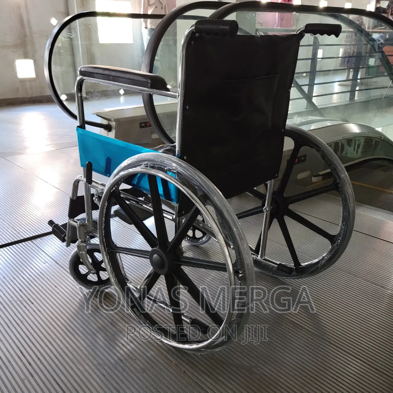 Wheelchair#Wheelchair_/ Aluminium EM23-28L Easy Wheelchair