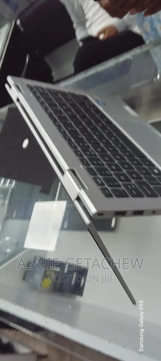 New Laptop HP Envy X360 8GB Intel Core I7 SSD 1T