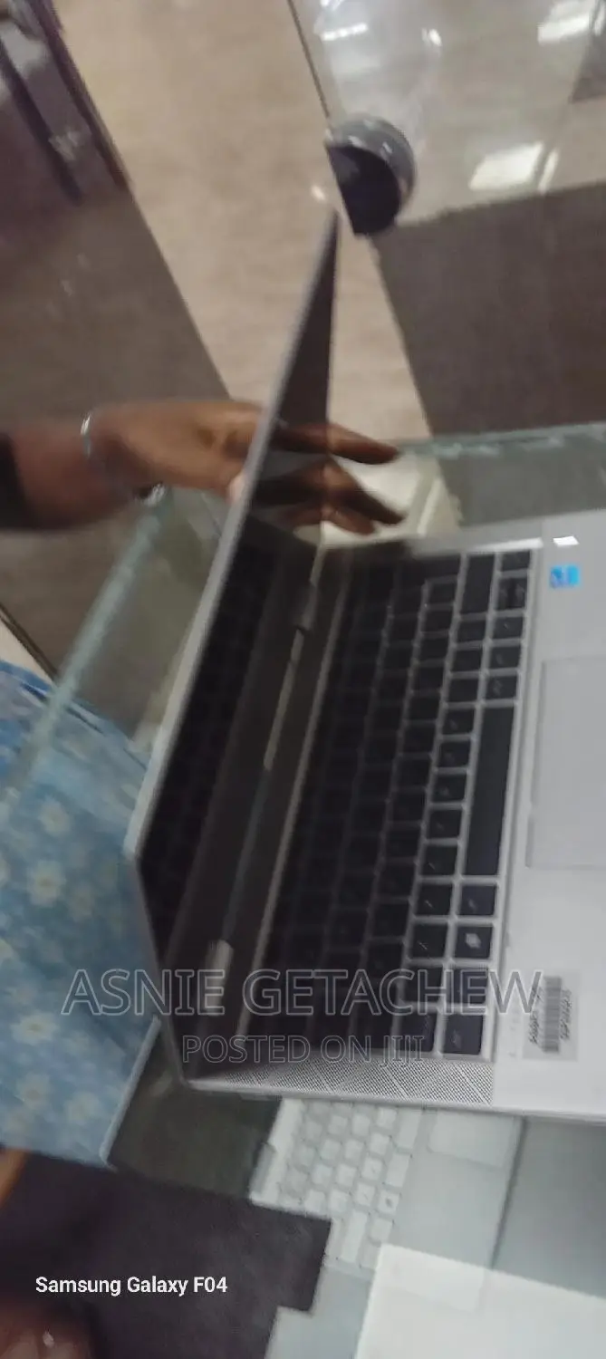 New Laptop HP Envy X360 8GB Intel Core I7 SSD 1T