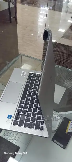 New Laptop HP Envy X360 8GB Intel Core I7 SSD 1T