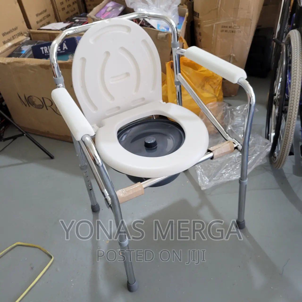Commode Chair/ Mediva Commode Chair MHL 3002
