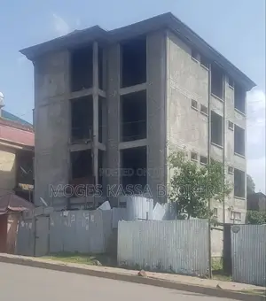 18bdrm Townhouse/Terrace in ለሆቴል የተገነባ 18 አልጋ ከነ, Yeka for sale