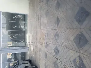 18bdrm Townhouse/Terrace in ለሆቴል የተገነባ 18 አልጋ ከነ, Yeka for sale