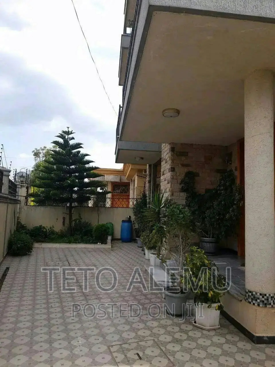 5bdrm House in House For Sale, Bole for sale