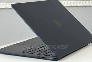 Photo - New Laptop Apple MacBook Air 2022 M2 256GB Intel Core I7 SSD 512GB