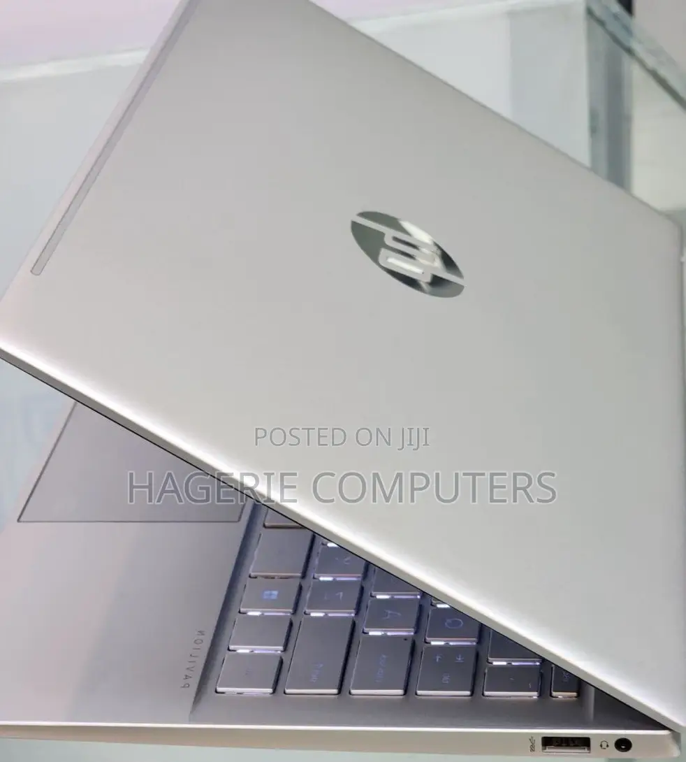 New Laptop HP Pavilion 14 8GB AMD Ryzen 5 SSD 512GB