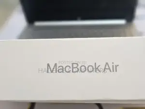 New Laptop Apple MacBook Air 2022 M2 8GB Apple M2 SSD 256GB