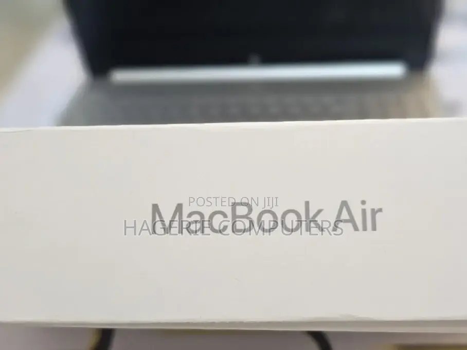 New Laptop Apple MacBook Air 2022 M2 8GB Apple M2 SSD 256GB