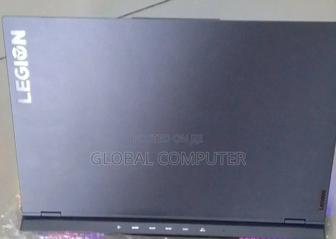 New Laptop Lenovo Legion 7 32GB AMD Ryzen 9 SSD 1T