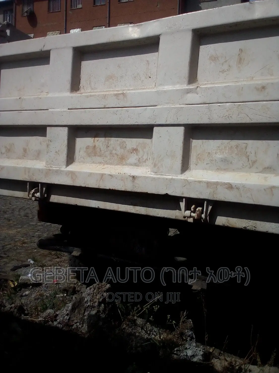 እንዳይገቡ የተከለከሉ Isuzu ገልባጭ