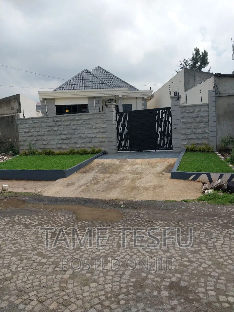 Furnished 4bdrm Villa in Wosene, Yeka for sale