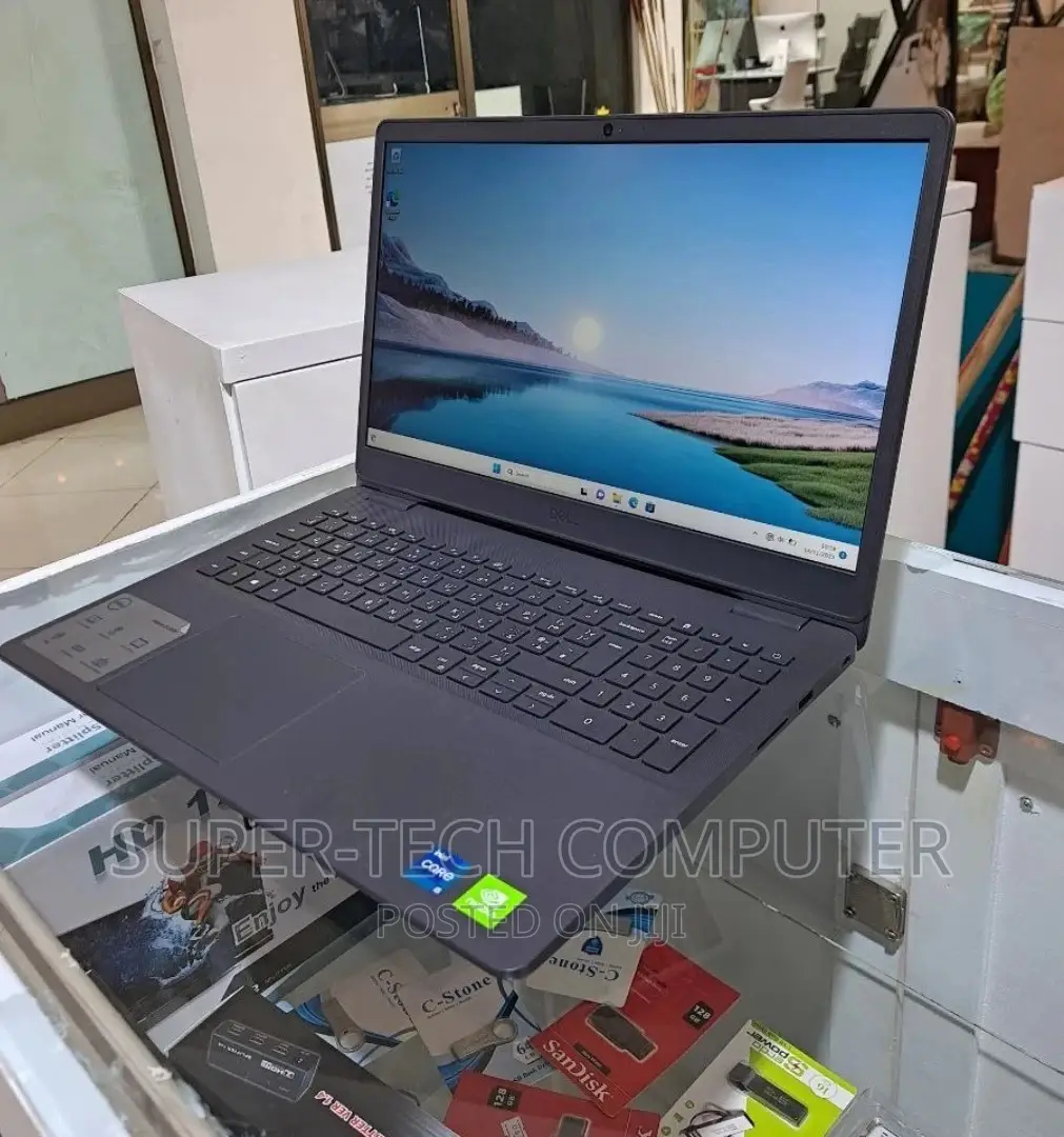 New Laptop Dell Vostro 15 3000 8GB Intel Core I5 SSD 1T
