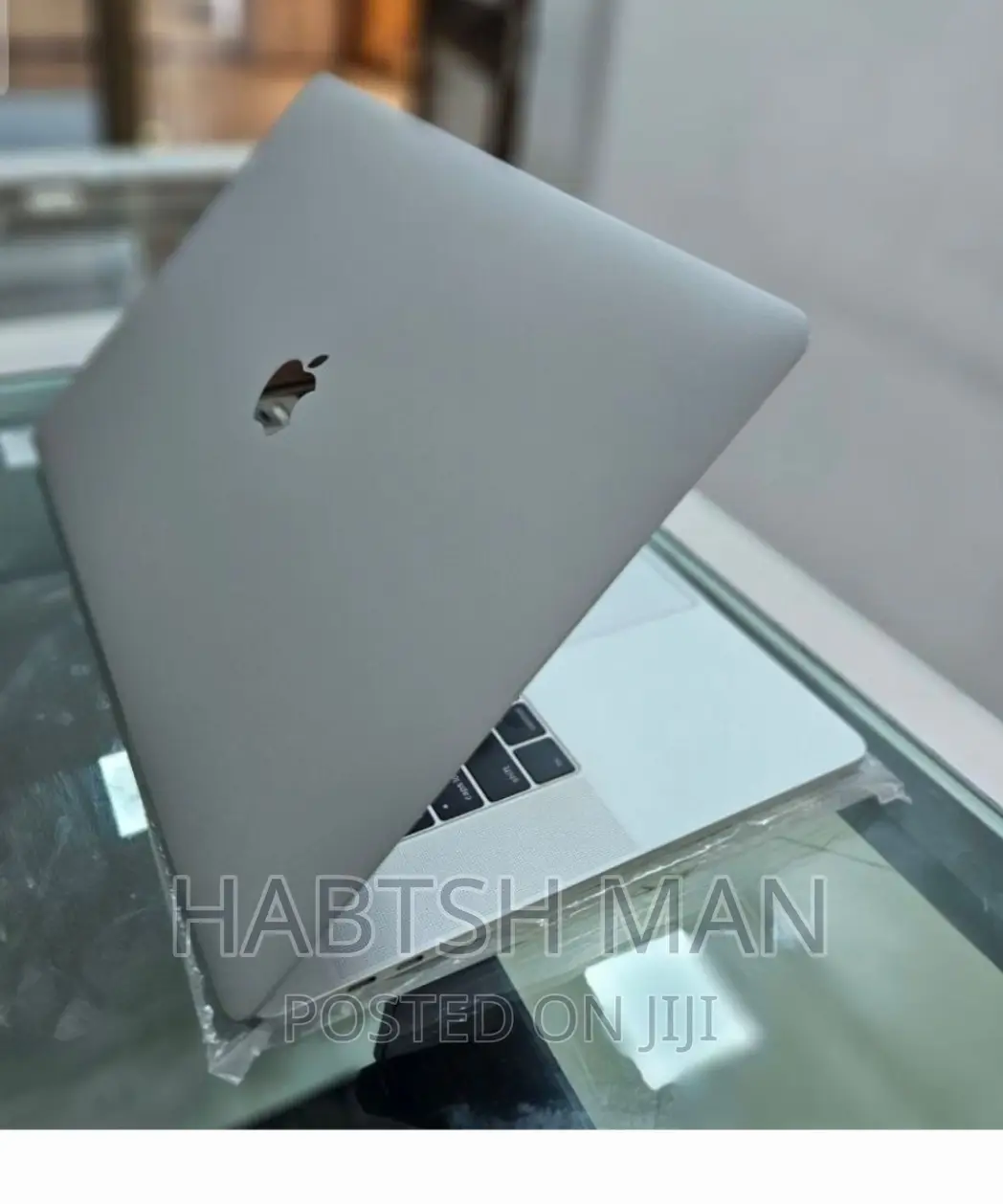 New Laptop Apple MacBook Pro 2019 8GB Intel Core I5 SSD 256GB