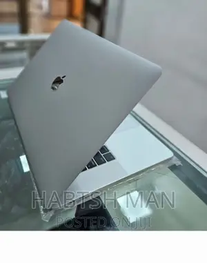 New Laptop Apple MacBook Pro 2019 8GB Intel Core I5 SSD 256GB