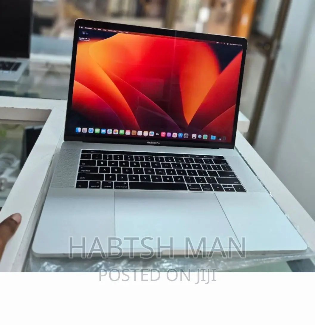 New Laptop Apple MacBook Pro 2019 8GB Intel Core I5 SSD 256GB